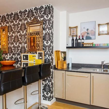 Unique & Welcoming 2Bd Flat In Limehouse Apartamento Londres Exterior foto