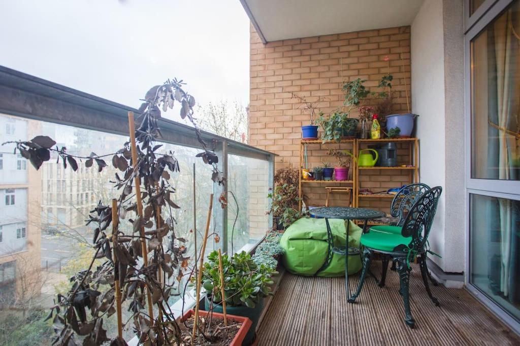 Unique & Welcoming 2Bd Flat In Limehouse Apartamento Londres Exterior foto
