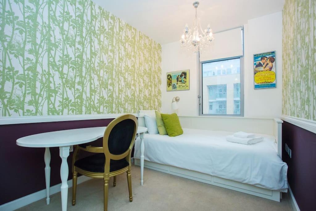 Unique & Welcoming 2Bd Flat In Limehouse Apartamento Londres Exterior foto
