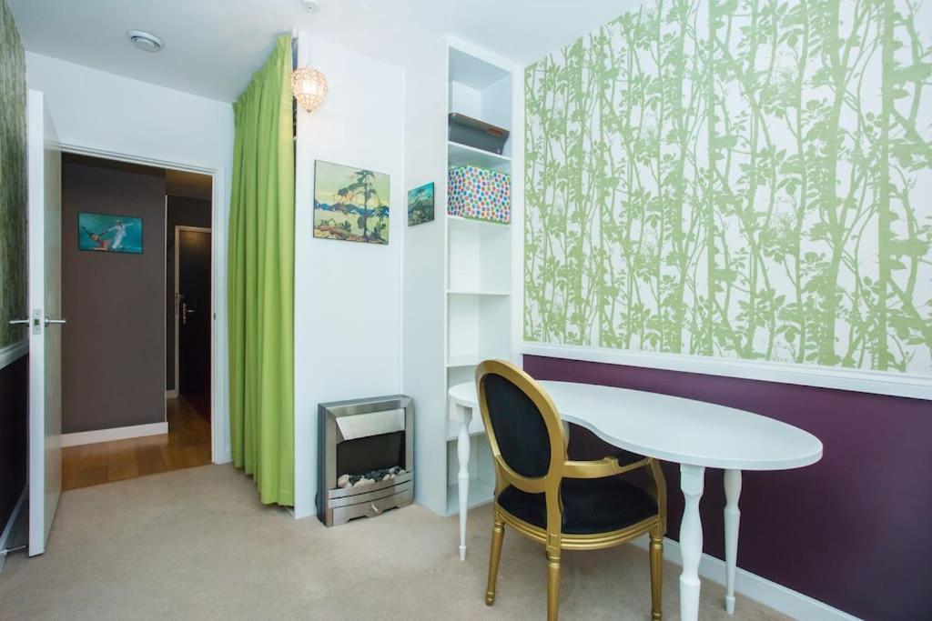 Unique & Welcoming 2Bd Flat In Limehouse Apartamento Londres Exterior foto